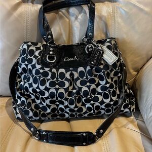 RARE! Coach Ashley Black and Cream Signature Tote Bag 2 Hang tags C12577-F15510